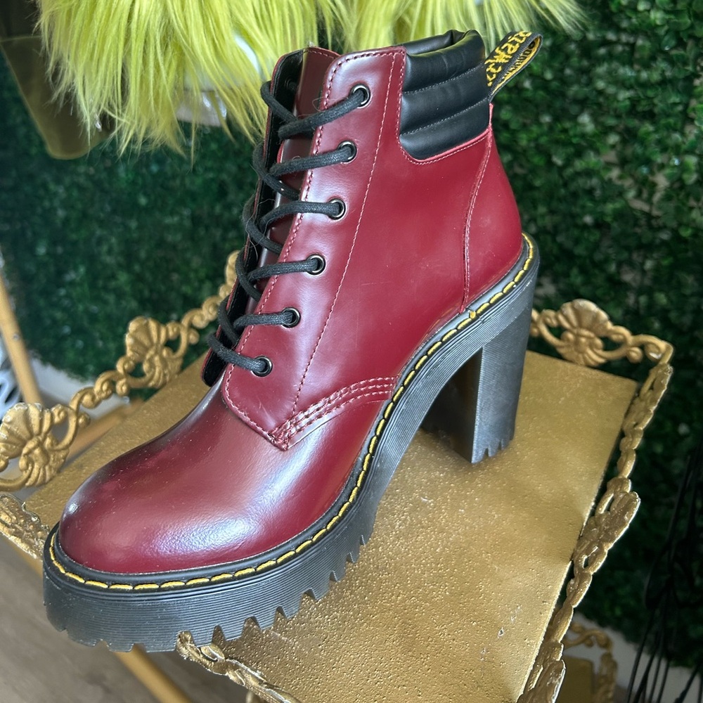Brand new Dr. Martens women’s size 7 wedges.